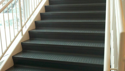 Roppe Rubber Stair Tread Raised Design