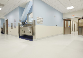 Roppe Hartford Hospital Hallway_Envire